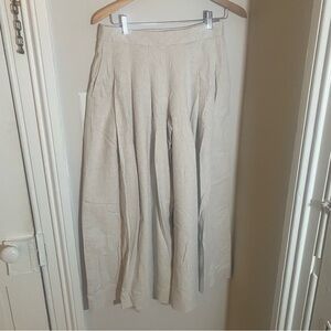 Banana Republic Cream Wide Leg Pleated trousers size 6 P